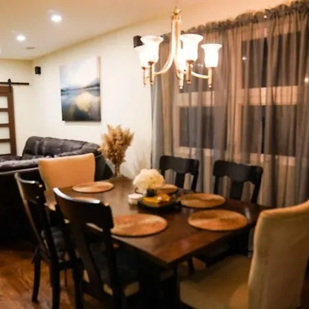Nice And Cozy. Sleeps 5.